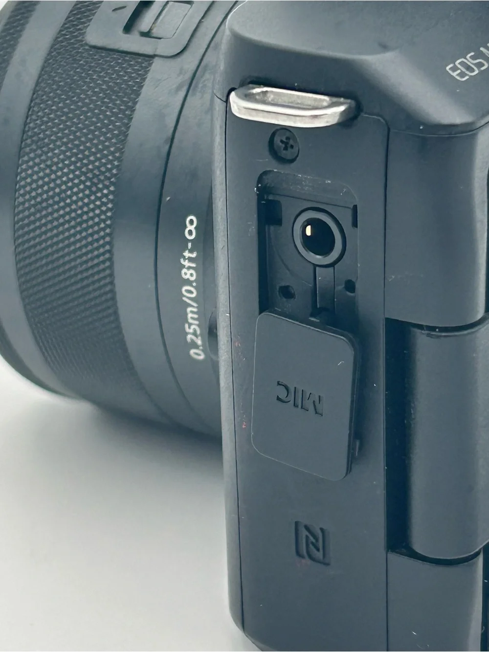 Canon EOS M50 Mirrorless Camera with Carrying Bag